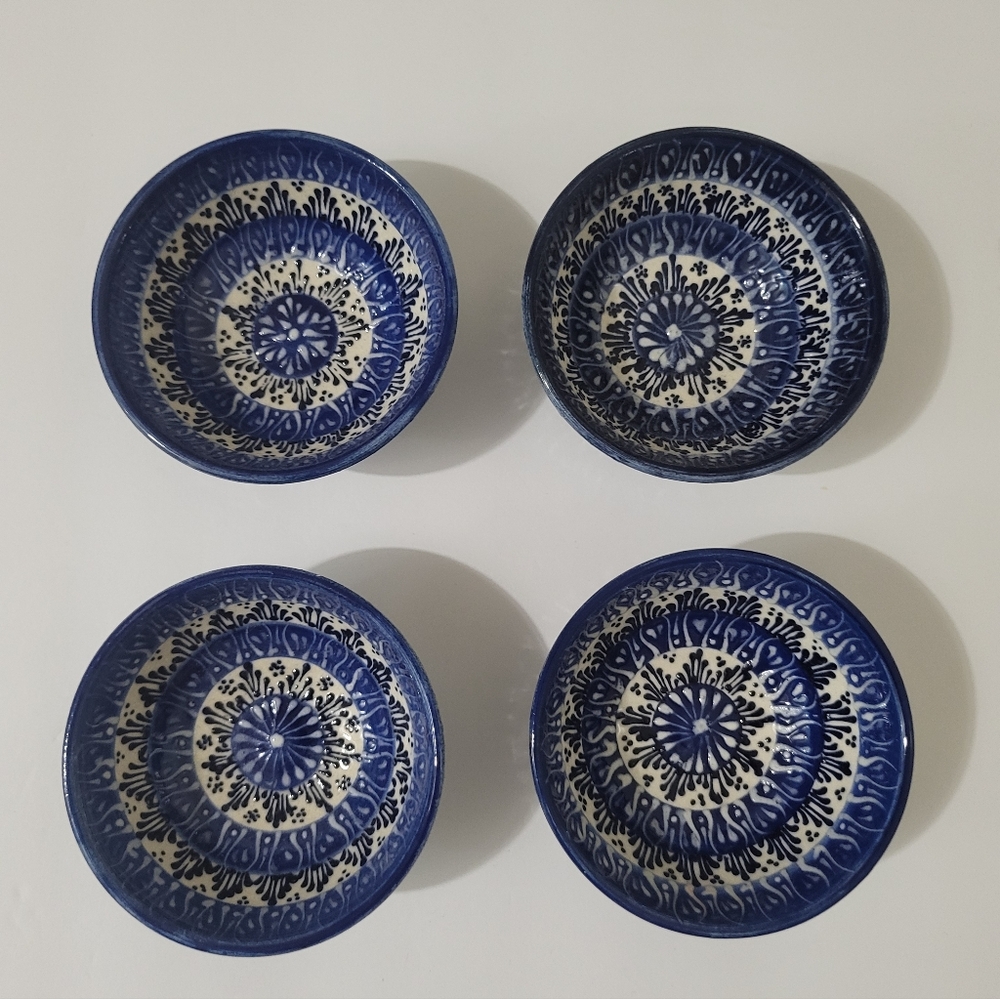 Natto Tulay Set of Four Small Spice Bowls Handainted New
